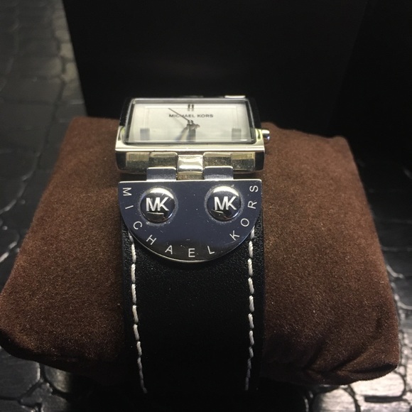 Michael Kors Women’s Watch - Picture 4 of 4